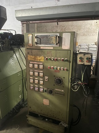 CMP 2 Liter Blow Moulding Machine - 4